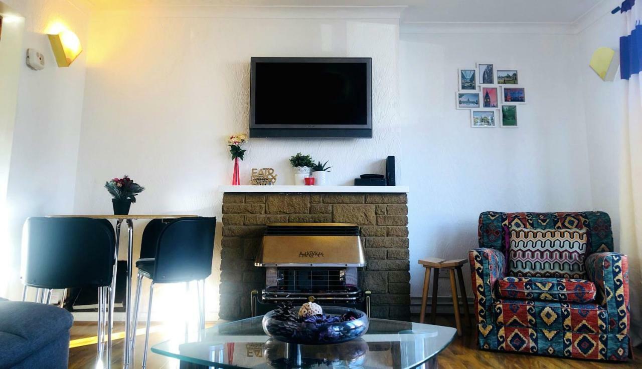 33Sm12 Dreams Unlimited Serviced Accommodations Staines Stanwell ภายนอก รูปภาพ
